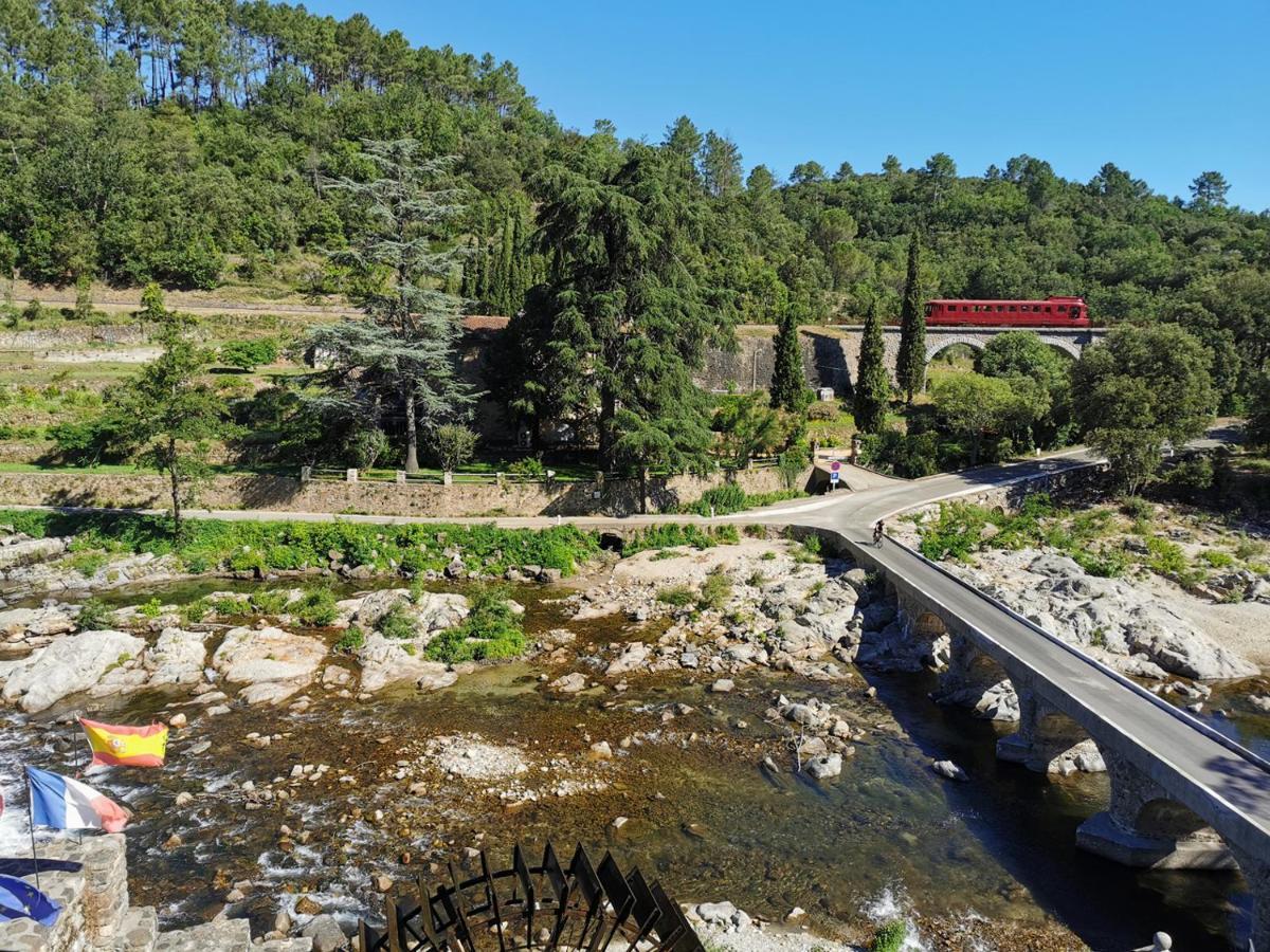 Le Moulin Du Temps -chambres Et Lounge Bar Au Bord De La Riviere Bed and breakfast *