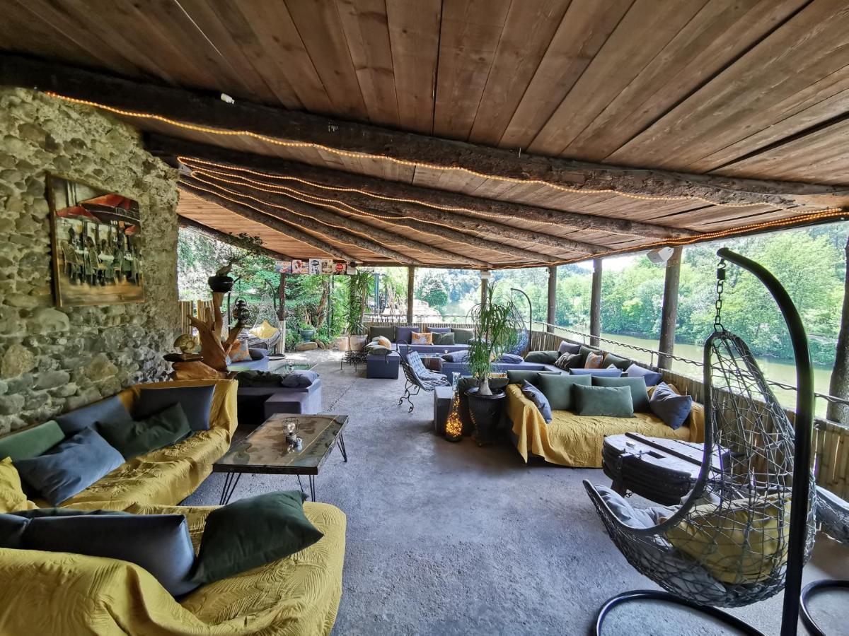 Le Moulin Du Temps -chambres Et Lounge Bar Au Bord De La Riviere * Corbés